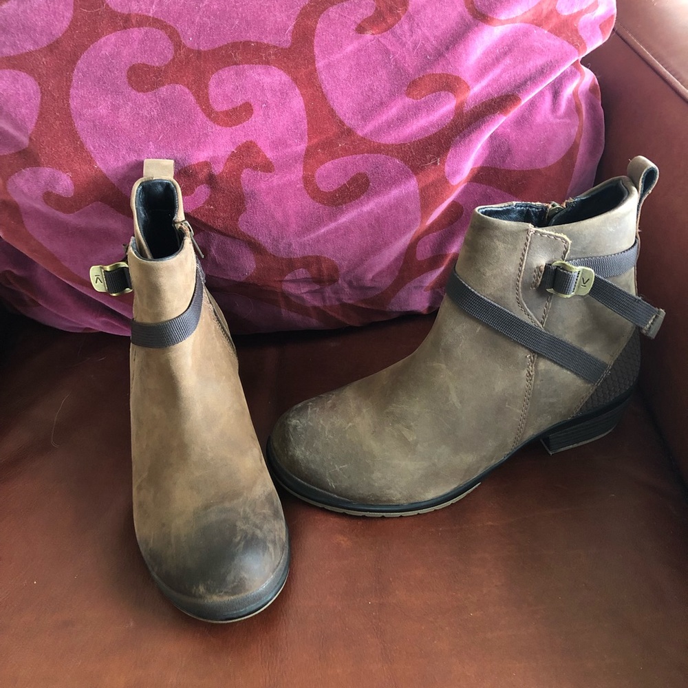 COPY - Waterproof Leather Keen Boots